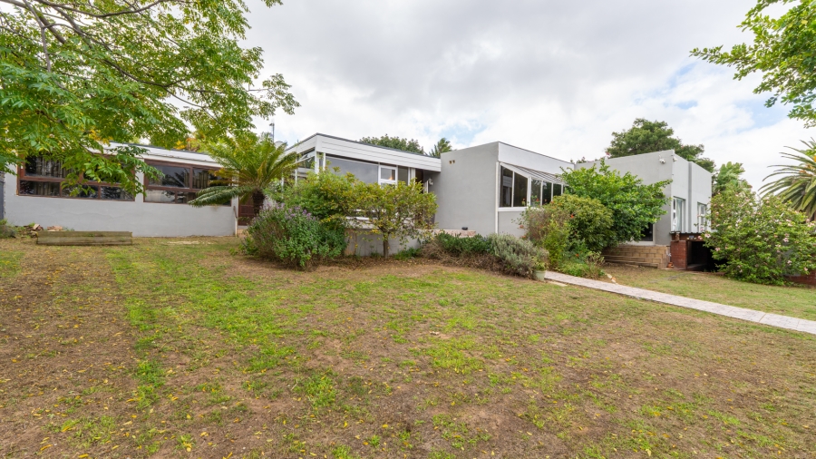4 Bedroom Property for Sale in Loevenstein Western Cape
